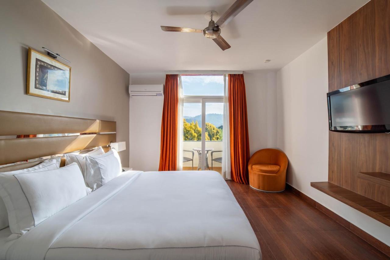 Country Inn Tarika Riverside Resort Jim Corbett Garjia Екстер'єр фото