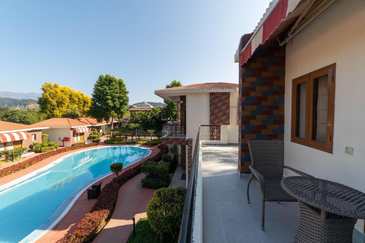 Country Inn Tarika Riverside Resort Jim Corbett Garjia Екстер'єр фото
