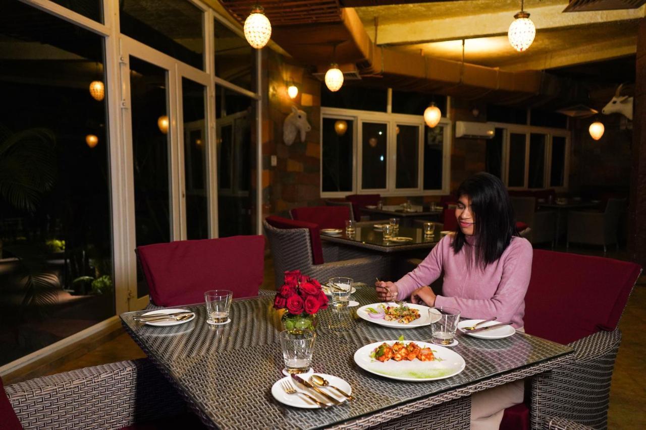 Country Inn Tarika Riverside Resort Jim Corbett Garjia Екстер'єр фото